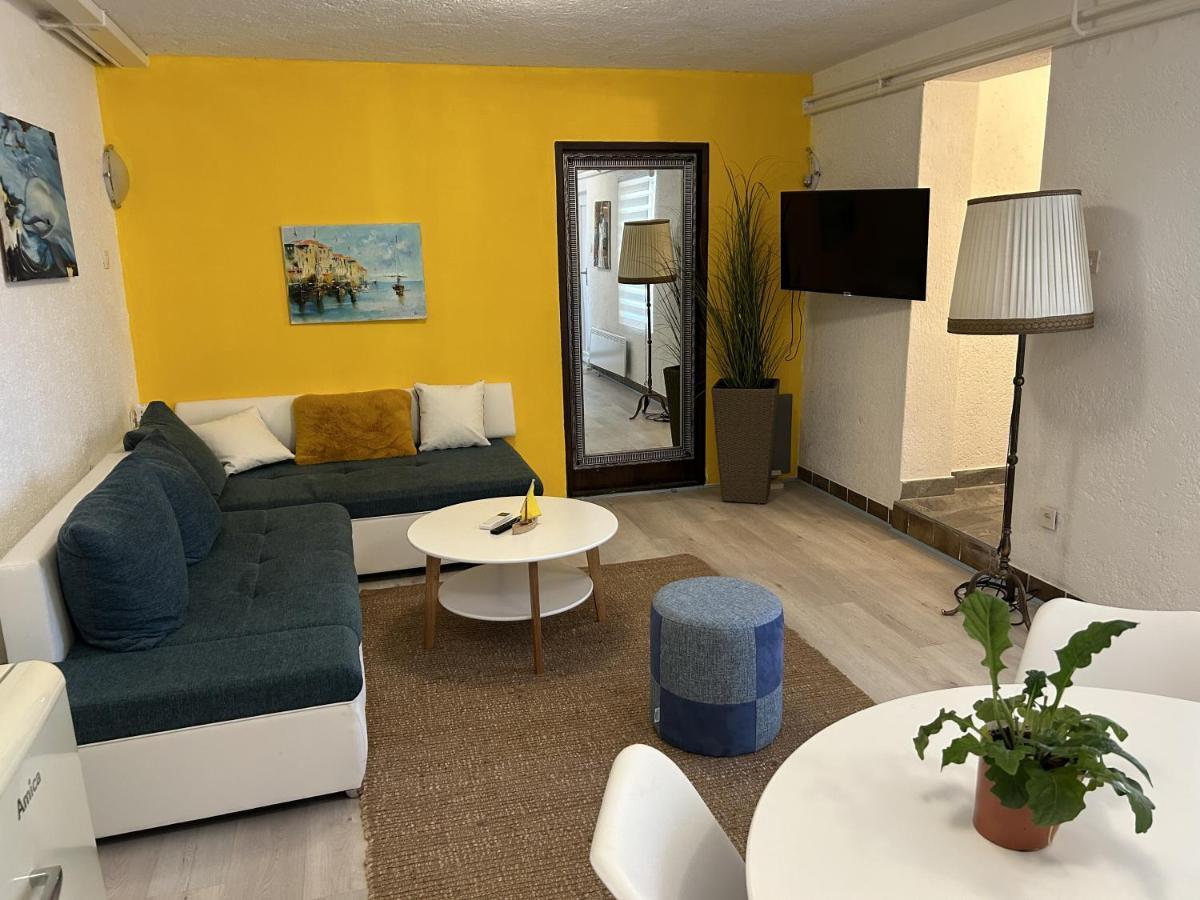 Peaceful Apartment With Patio Rovinj Zewnętrze zdjęcie