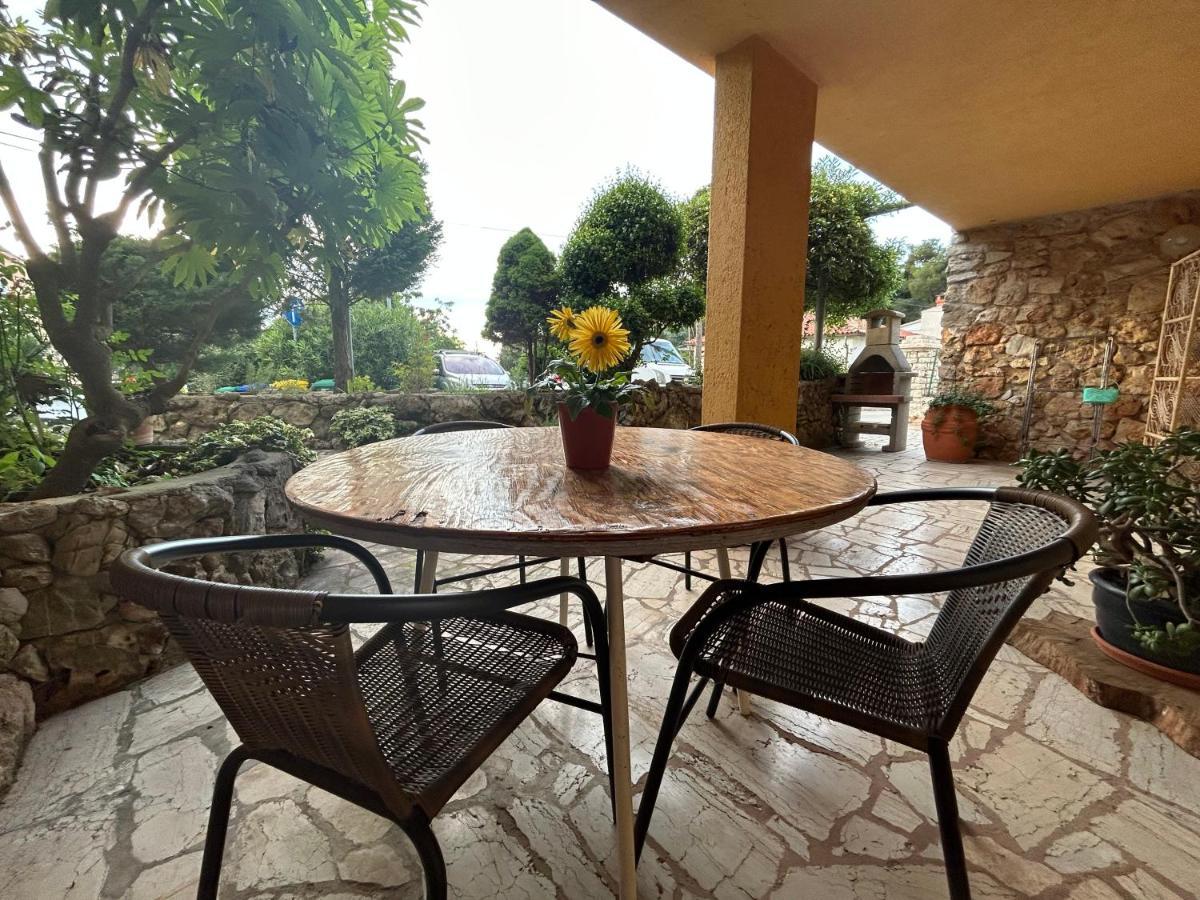 Peaceful Apartment With Patio Rovinj Zewnętrze zdjęcie